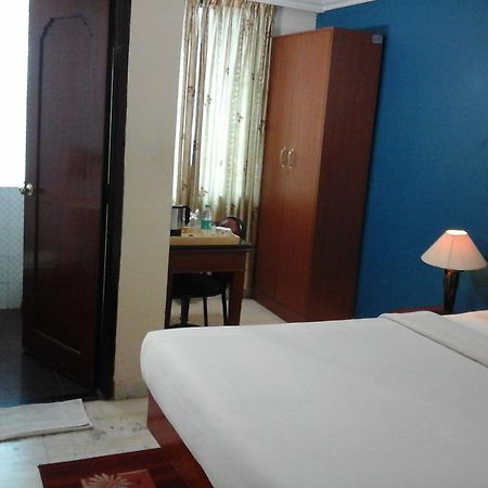 Hotel Pigeon International บังกาลอร์ ภายนอก รูปภาพ