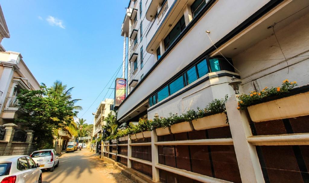 Hotel Pigeon International บังกาลอร์ ภายนอก รูปภาพ