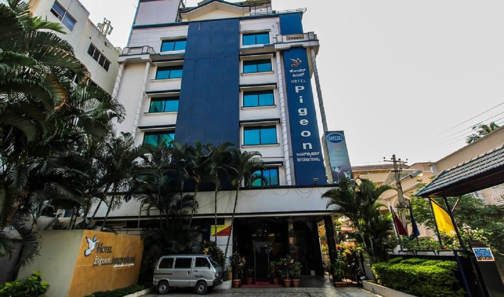 Hotel Pigeon International บังกาลอร์ ภายนอก รูปภาพ