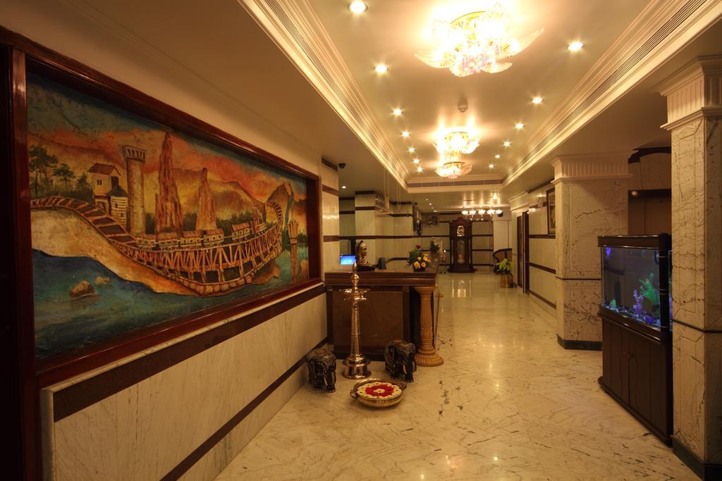 Hotel Pigeon International บังกาลอร์ ภายนอก รูปภาพ