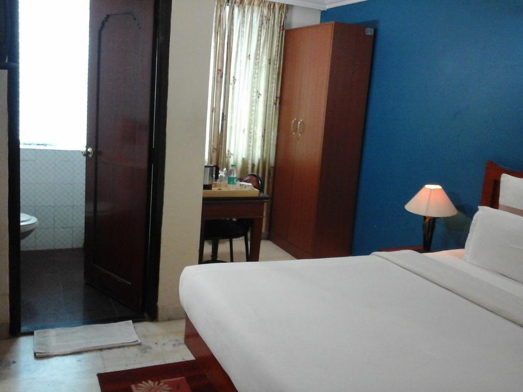 Hotel Pigeon International บังกาลอร์ ภายนอก รูปภาพ