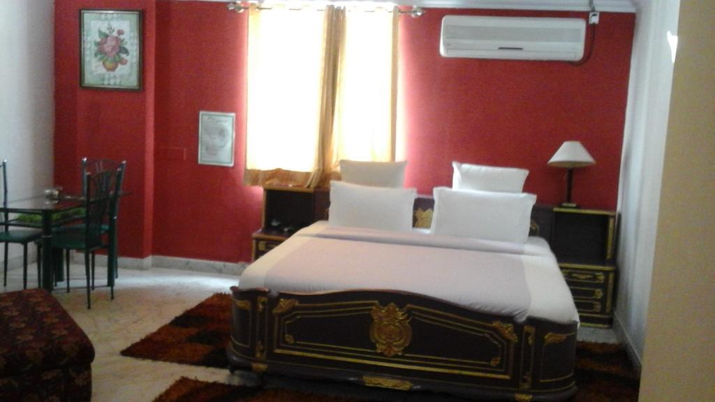 Hotel Pigeon International บังกาลอร์ ภายนอก รูปภาพ